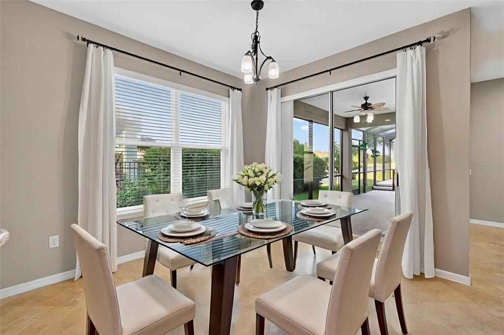 Под контрактом: $575,000 (5 спален, 4 ванн, 3360 Квадратных фут)