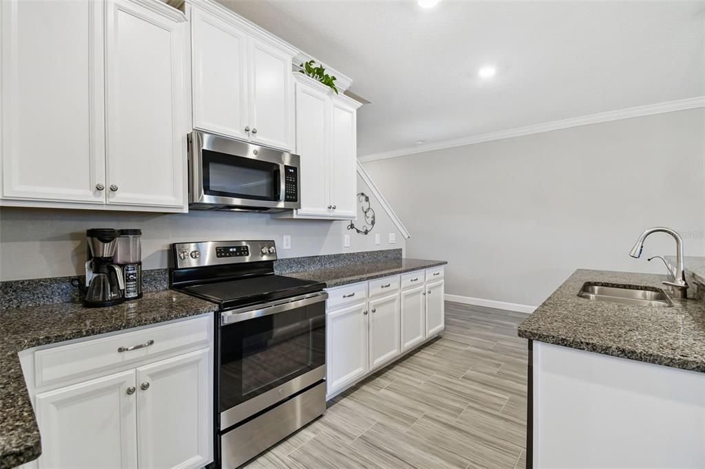 For Sale: $495,000 (3 beds, 2 baths, 2319 Square Feet)