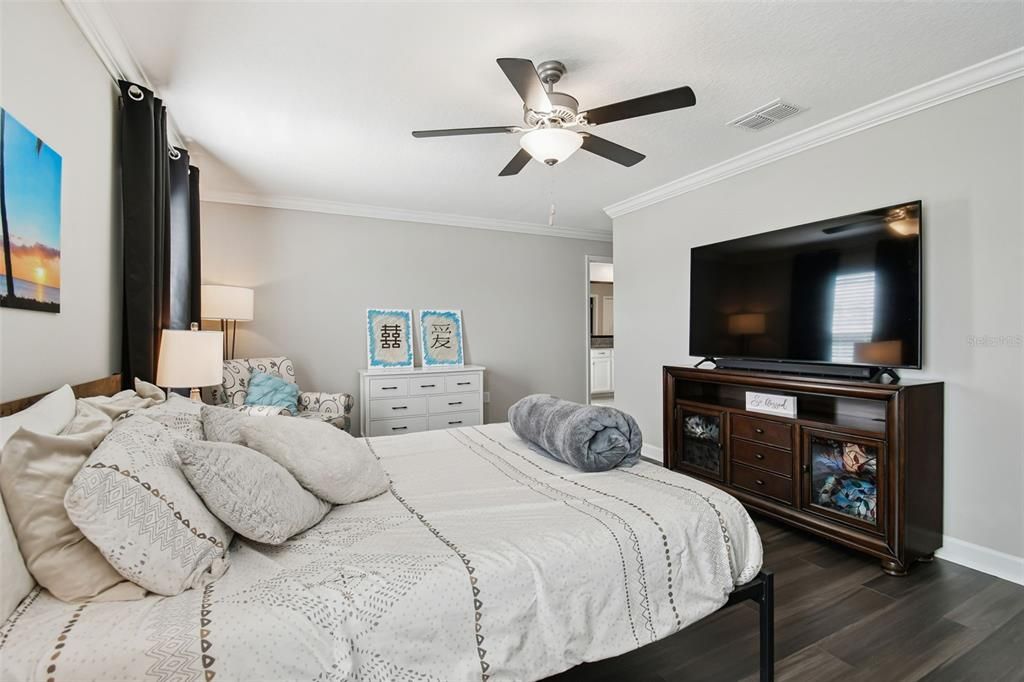 For Sale: $495,000 (3 beds, 2 baths, 2319 Square Feet)