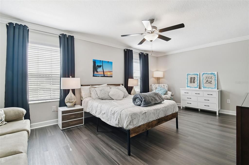 For Sale: $495,000 (3 beds, 2 baths, 2319 Square Feet)