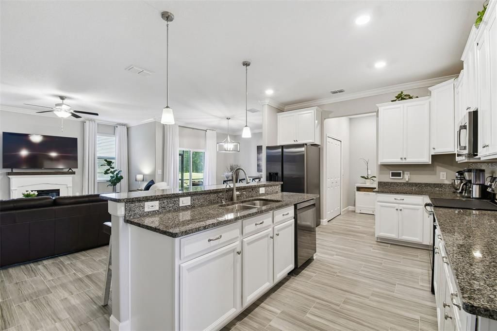 For Sale: $495,000 (3 beds, 2 baths, 2319 Square Feet)