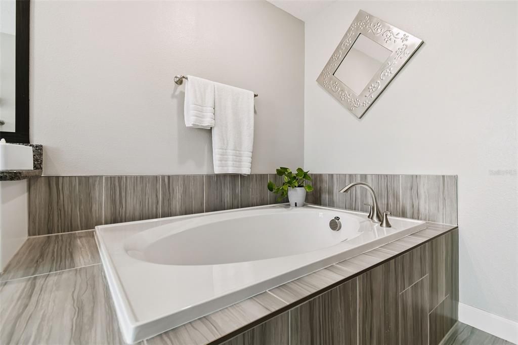 For Sale: $495,000 (3 beds, 2 baths, 2319 Square Feet)