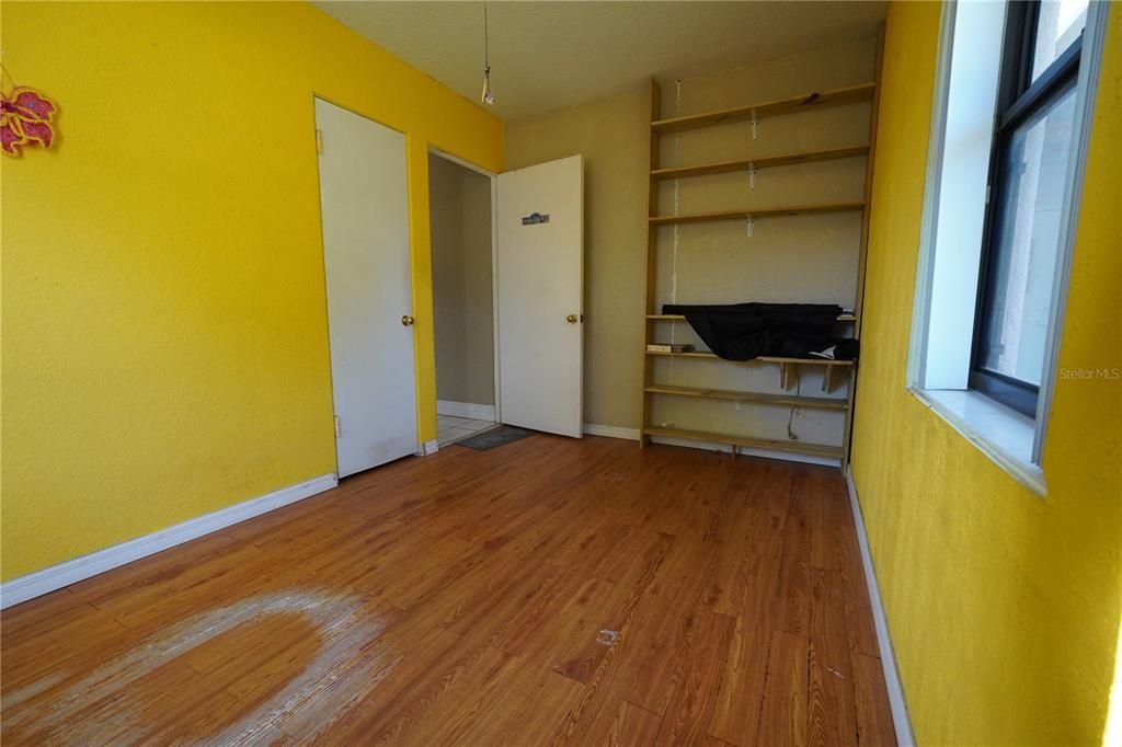 Active With Contract: $205,000 (4 beds, 2 baths, 1614 Square Feet)