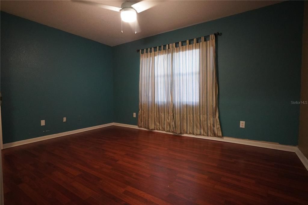 Active With Contract: $205,000 (4 beds, 2 baths, 1614 Square Feet)