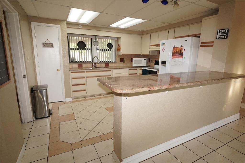 Active With Contract: $205,000 (4 beds, 2 baths, 1614 Square Feet)