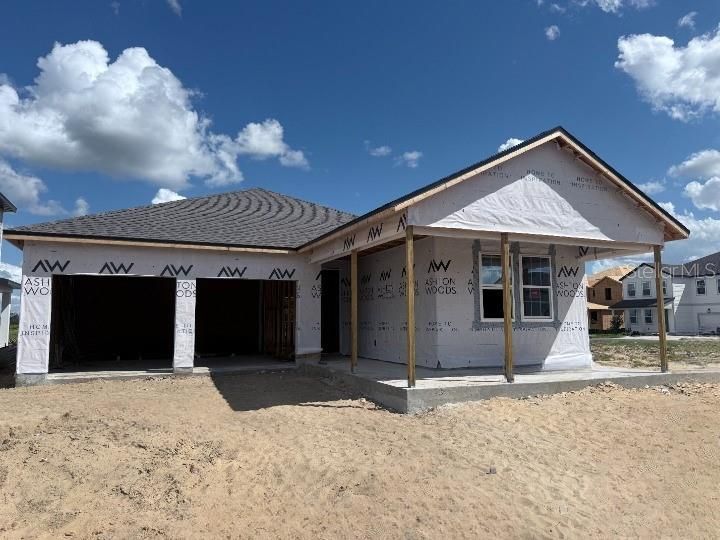 合同活跃: $379,990 (3 贝兹, 2 浴室, 1709 平方英尺)