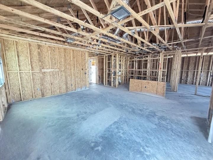 合同活跃: $379,990 (3 贝兹, 2 浴室, 1709 平方英尺)