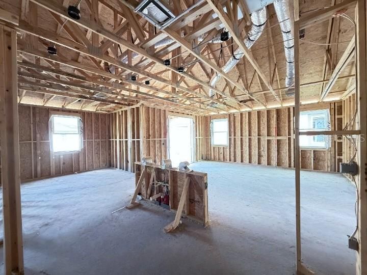 合同活跃: $379,990 (3 贝兹, 2 浴室, 1709 平方英尺)