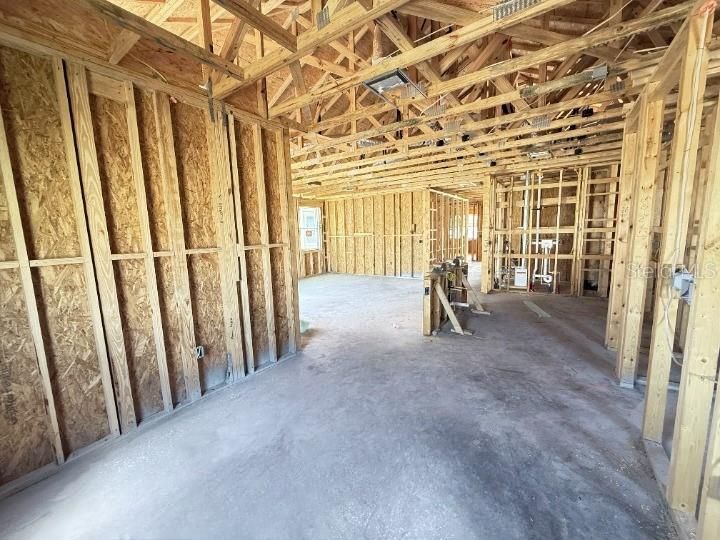 合同活跃: $379,990 (3 贝兹, 2 浴室, 1709 平方英尺)