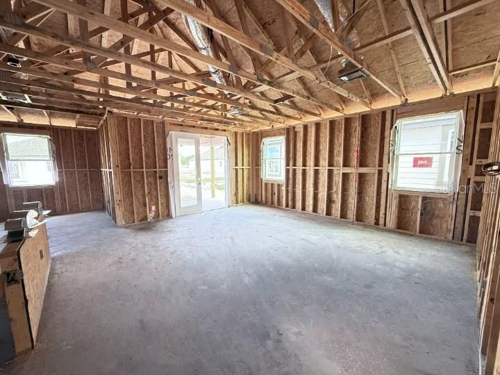 合同活跃: $379,990 (3 贝兹, 2 浴室, 1709 平方英尺)