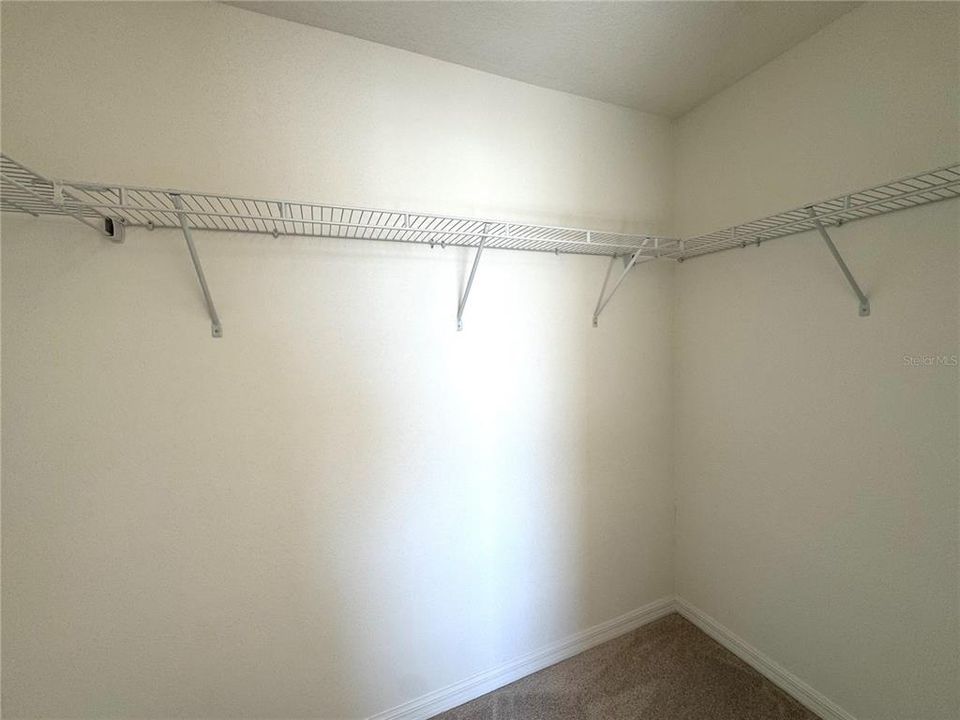 Под контрактом: $2,199 (4 спален, 2 ванн, 2068 Квадратных фут)