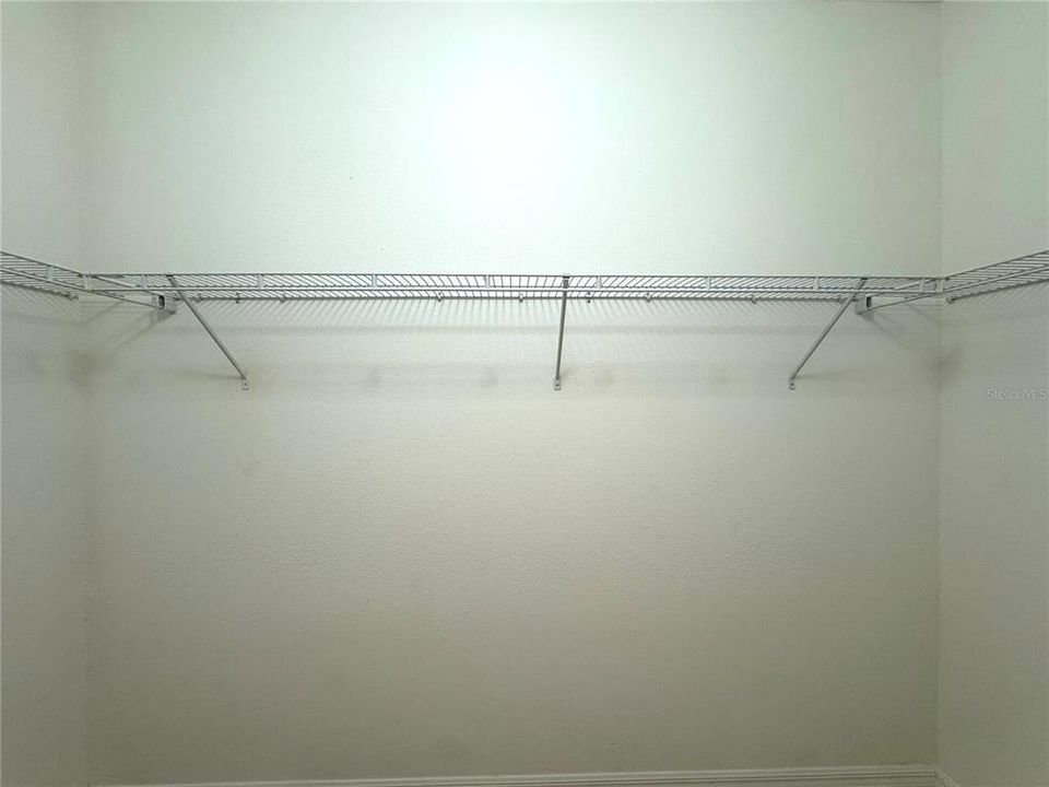 Под контрактом: $2,199 (4 спален, 2 ванн, 2068 Квадратных фут)