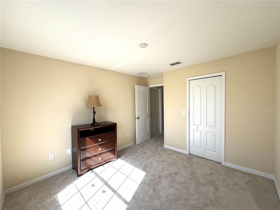 Под контрактом: $2,199 (4 спален, 2 ванн, 2068 Квадратных фут)