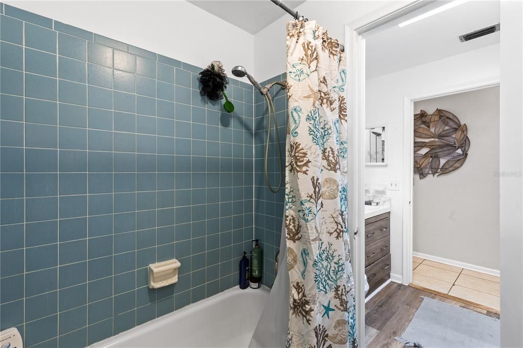 For Sale: $226,900 (3 beds, 2 baths, 1066 Square Feet)