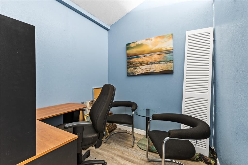 For Sale: $226,900 (3 beds, 2 baths, 1066 Square Feet)