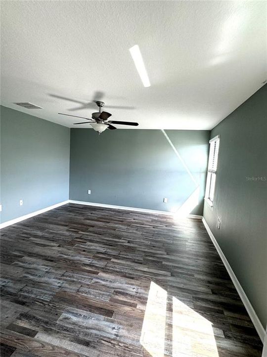 For Rent: $2,700 (5 beds, 2 baths, 2264 Square Feet)