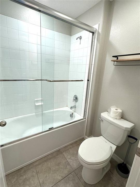 For Rent: $2,700 (5 beds, 2 baths, 2264 Square Feet)