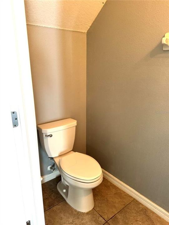 For Rent: $2,700 (5 beds, 2 baths, 2264 Square Feet)