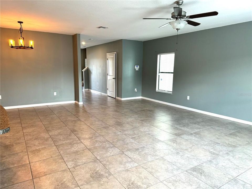 For Rent: $2,700 (5 beds, 2 baths, 2264 Square Feet)