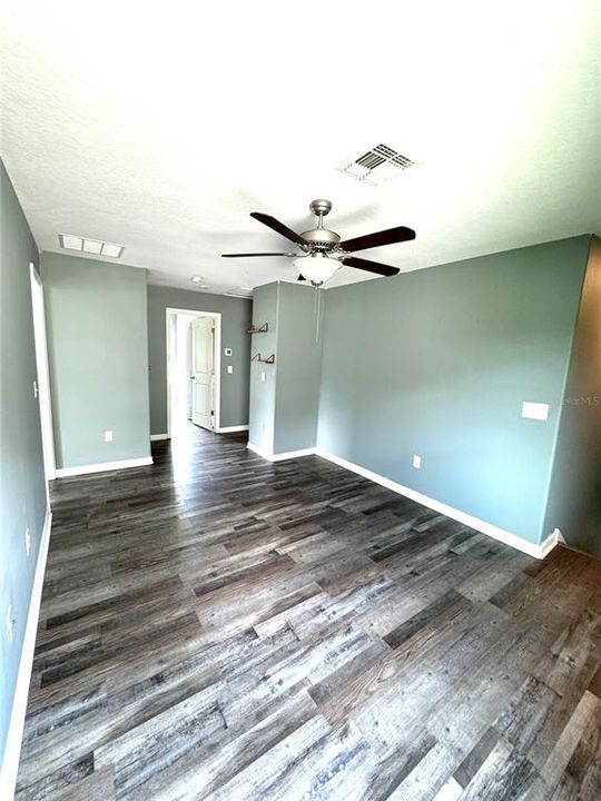 For Rent: $2,700 (5 beds, 2 baths, 2264 Square Feet)