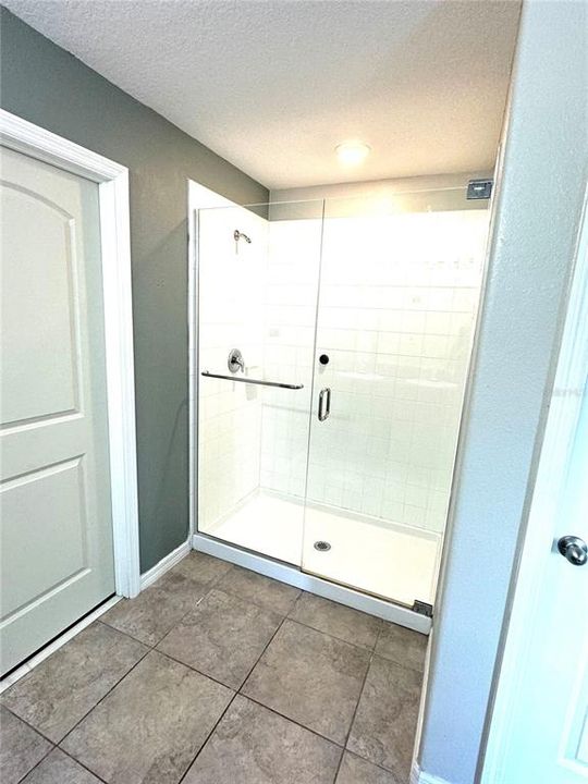 For Rent: $2,700 (5 beds, 2 baths, 2264 Square Feet)