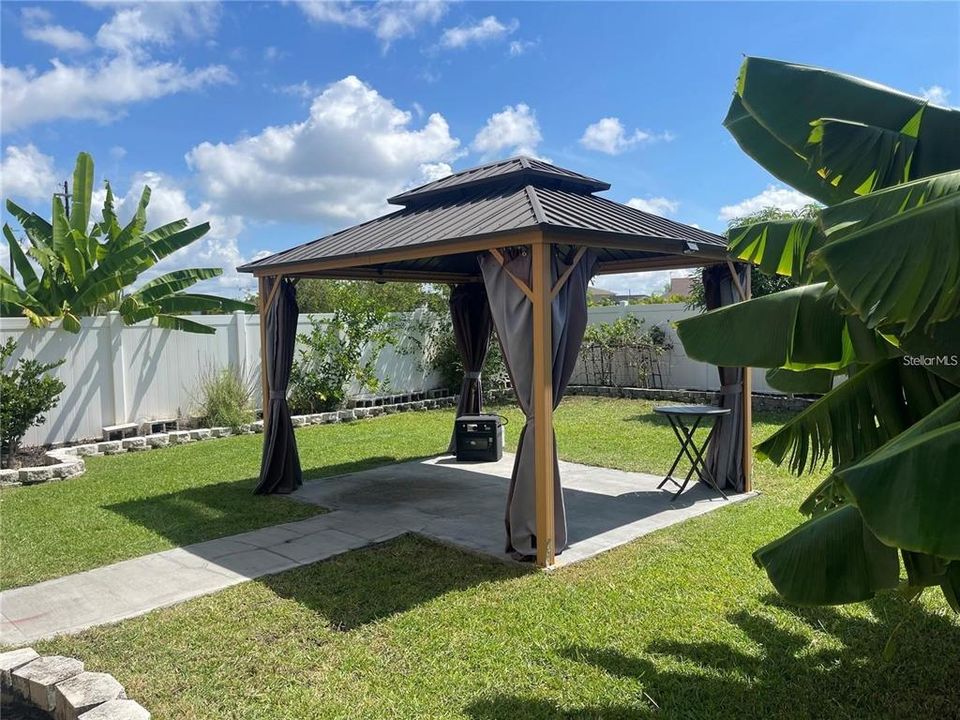 For Rent: $2,700 (5 beds, 2 baths, 2264 Square Feet)