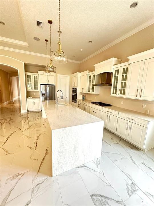 For Rent: $4,500 (4 beds, 3 baths, 2306 Square Feet)