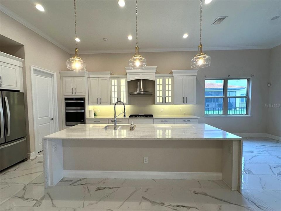 For Rent: $4,500 (4 beds, 3 baths, 2306 Square Feet)