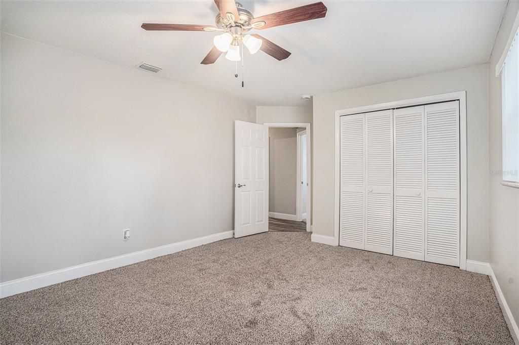 For Sale: $300,000 (3 beds, 3 baths, 1612 Square Feet)