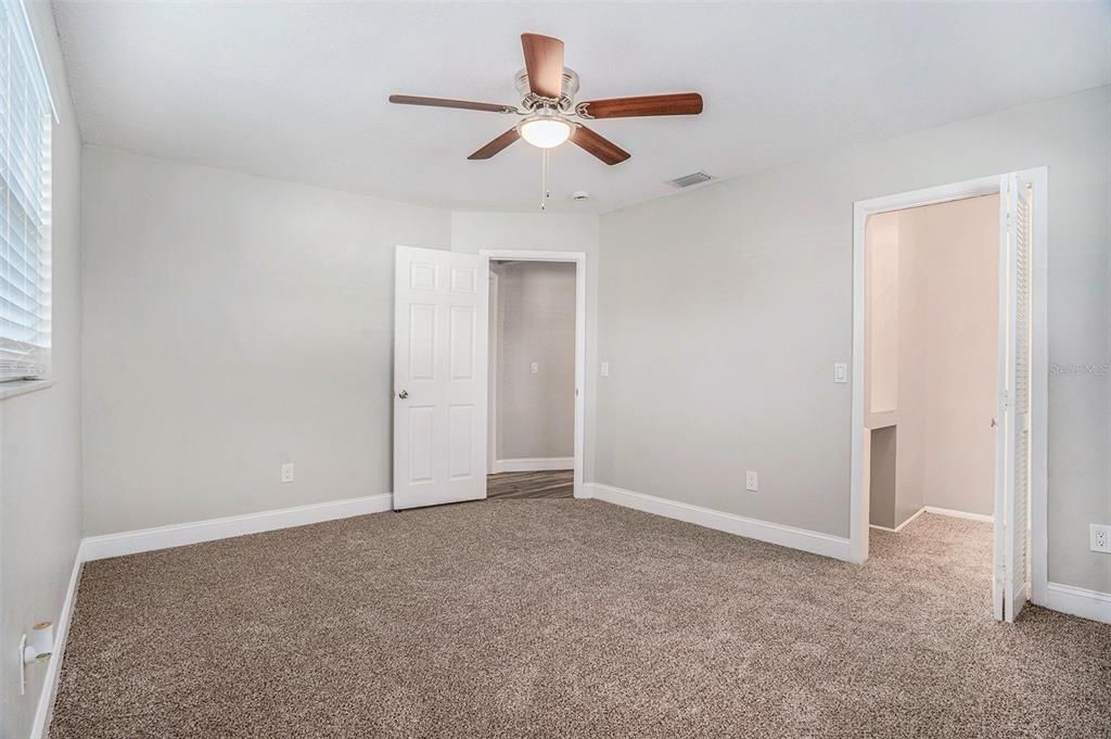 For Sale: $300,000 (3 beds, 3 baths, 1612 Square Feet)