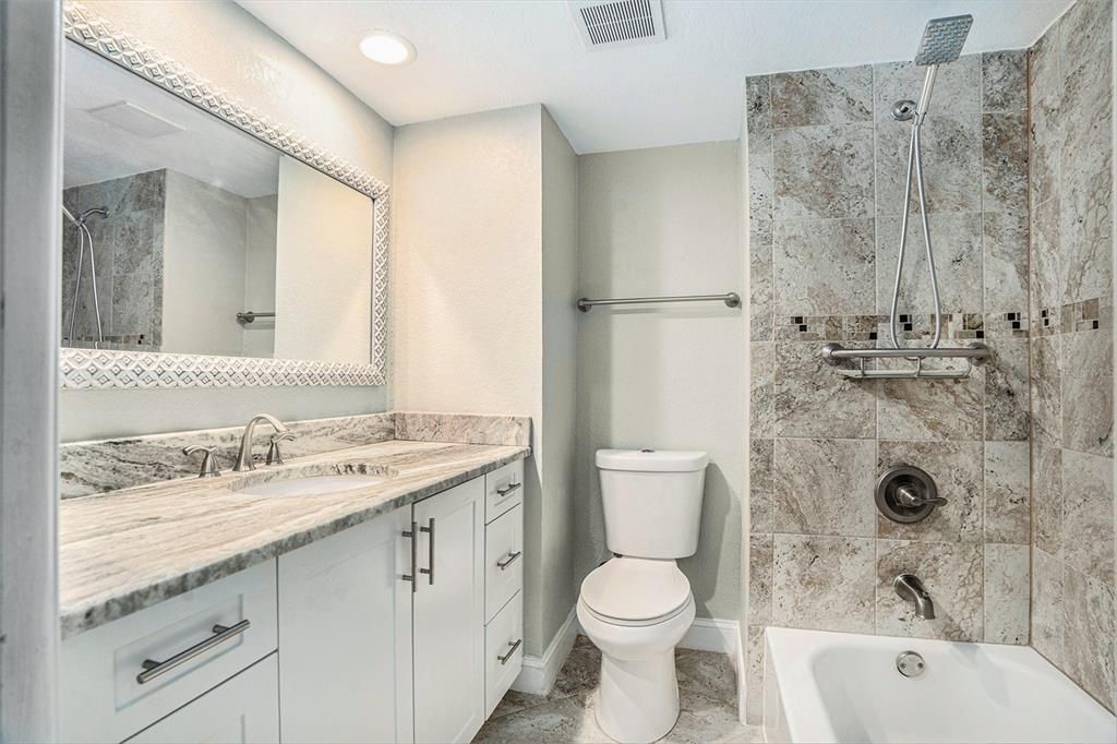 For Sale: $300,000 (3 beds, 3 baths, 1612 Square Feet)