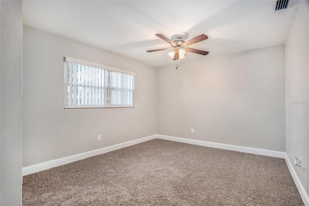 For Sale: $300,000 (3 beds, 3 baths, 1612 Square Feet)