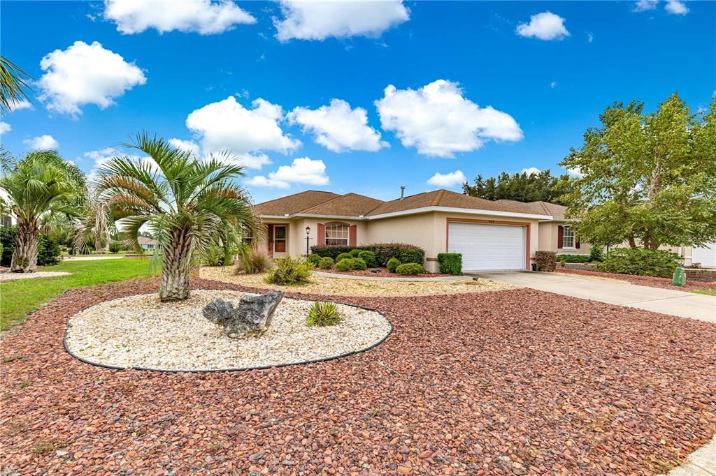 For Rent: $2,150 (2 beds, 2 baths, 1504 Square Feet)