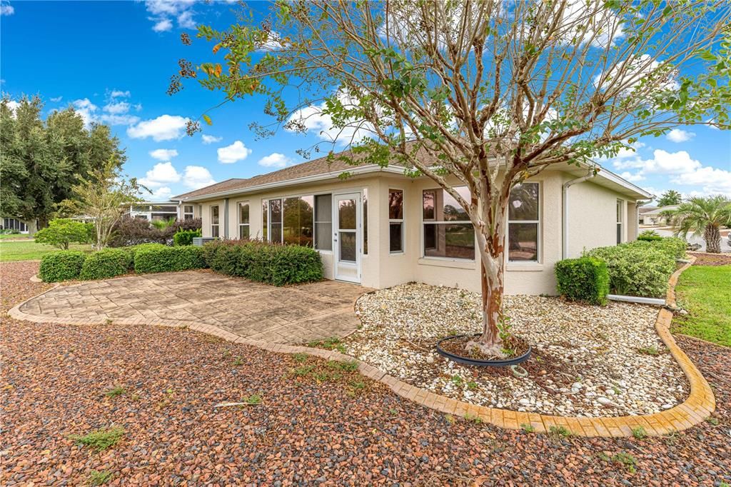 For Rent: $2,150 (2 beds, 2 baths, 1504 Square Feet)