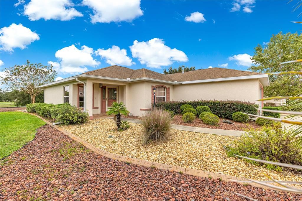 For Rent: $2,150 (2 beds, 2 baths, 1504 Square Feet)