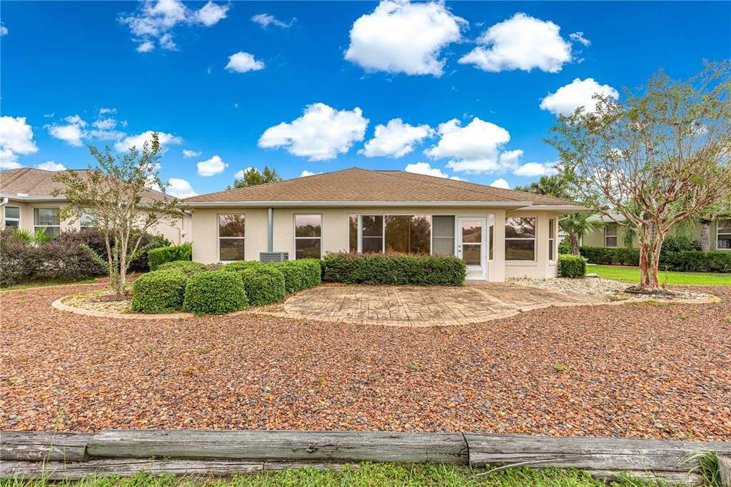 For Rent: $2,150 (2 beds, 2 baths, 1504 Square Feet)