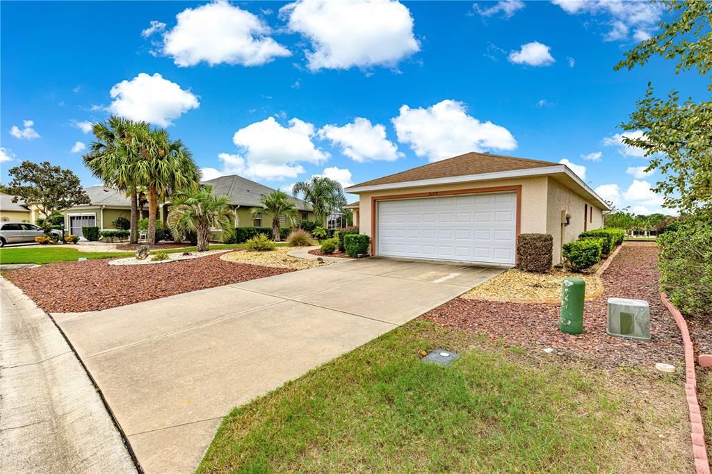 For Rent: $2,150 (2 beds, 2 baths, 1504 Square Feet)