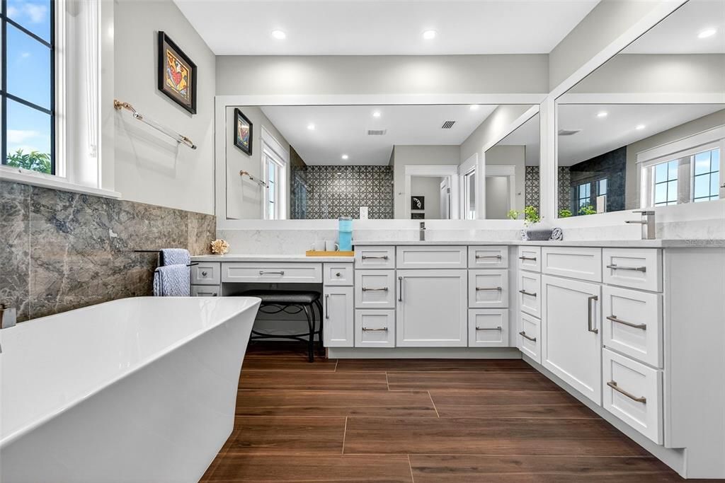 En Venta: $2,950,000 (3 camas, 3 baños, 2276 Pies cuadrados)