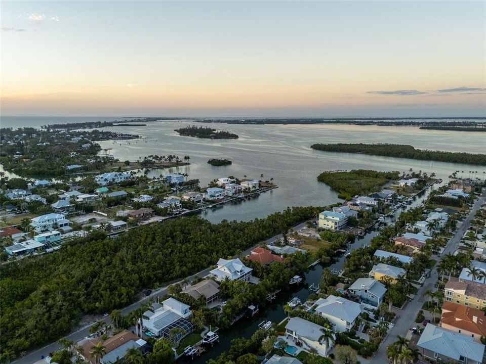 En Venta: $2,950,000 (3 camas, 3 baños, 2276 Pies cuadrados)