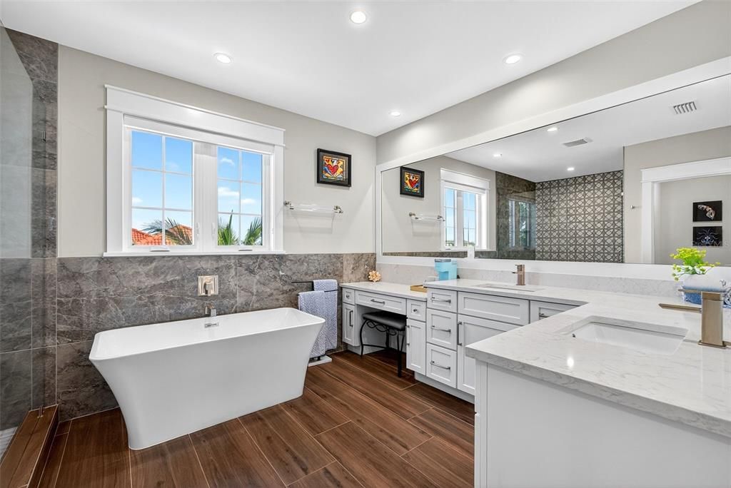 En Venta: $2,950,000 (3 camas, 3 baños, 2276 Pies cuadrados)