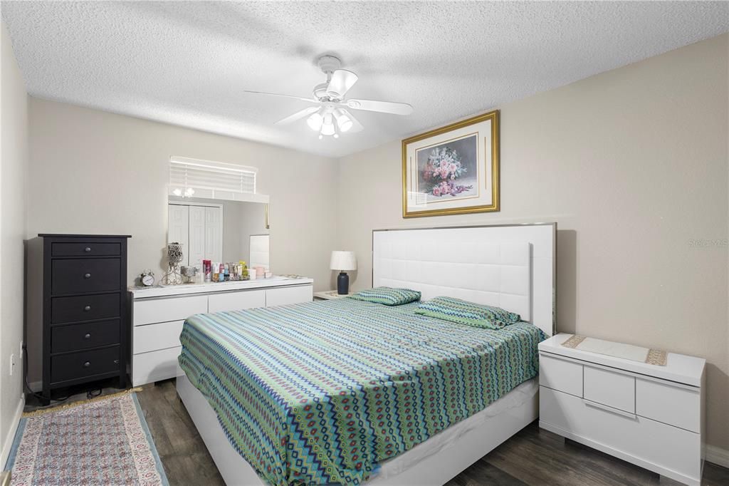 For Sale: $345,000 (3 beds, 2 baths, 1872 Square Feet)