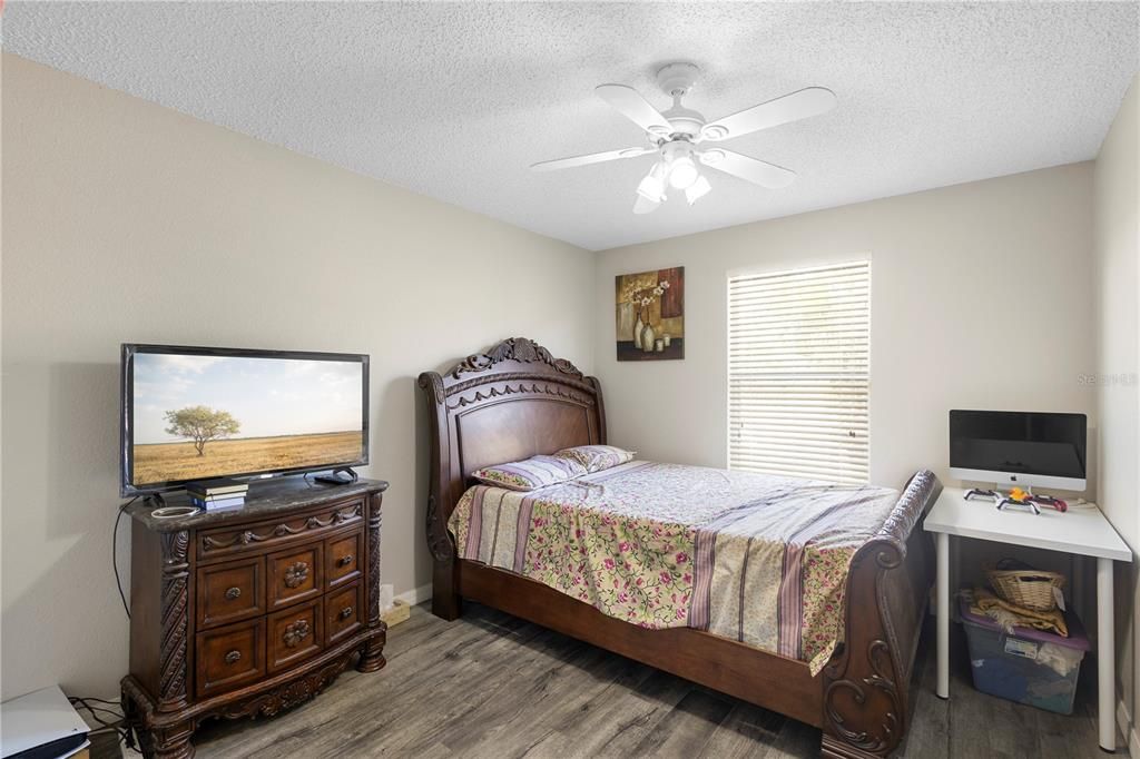 For Sale: $345,000 (3 beds, 2 baths, 1872 Square Feet)