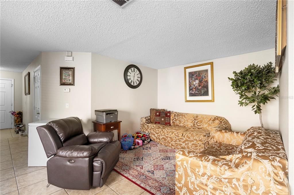 For Sale: $345,000 (3 beds, 2 baths, 1872 Square Feet)