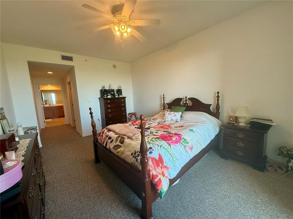 For Sale: $390,000 (2 beds, 2 baths, 1600 Square Feet)