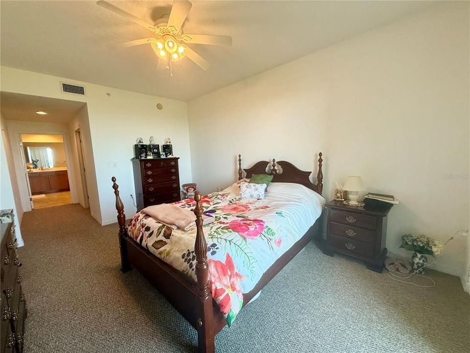 For Sale: $390,000 (2 beds, 2 baths, 1600 Square Feet)