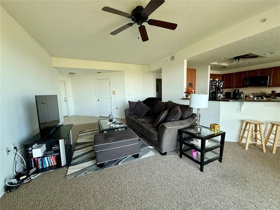 For Sale: $390,000 (2 beds, 2 baths, 1600 Square Feet)