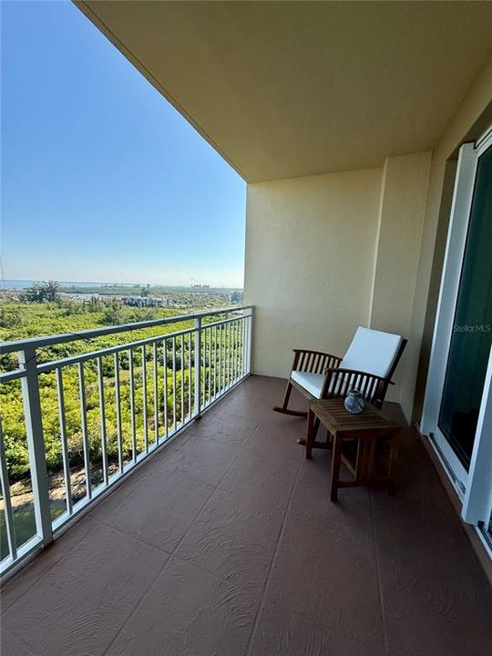 For Sale: $390,000 (2 beds, 2 baths, 1600 Square Feet)