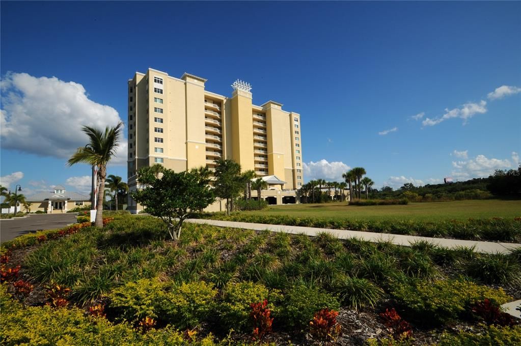 For Sale: $390,000 (2 beds, 2 baths, 1600 Square Feet)