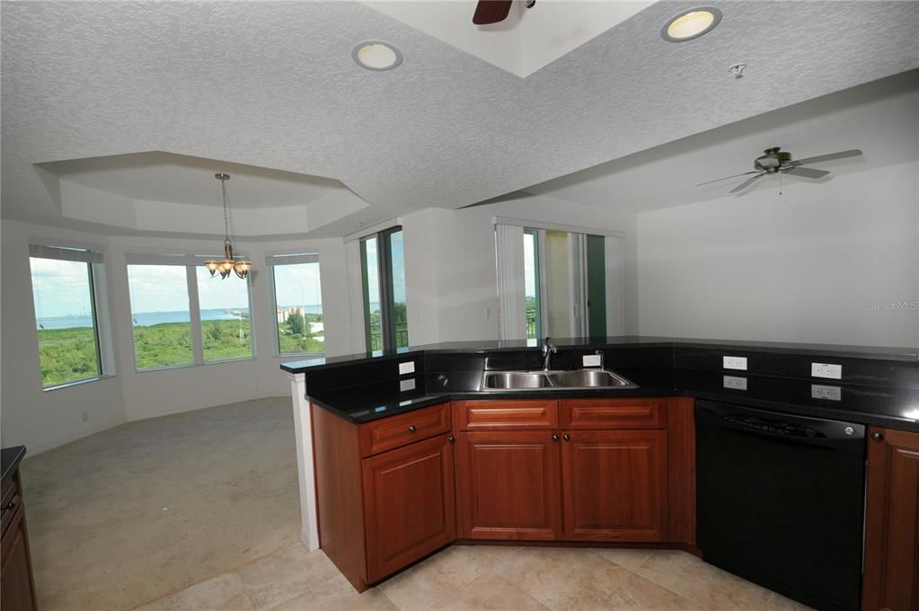 For Sale: $390,000 (2 beds, 2 baths, 1600 Square Feet)