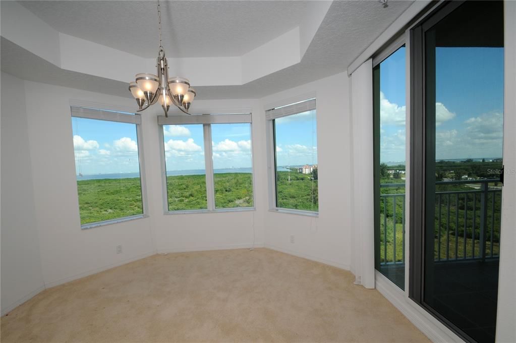 For Sale: $390,000 (2 beds, 2 baths, 1600 Square Feet)